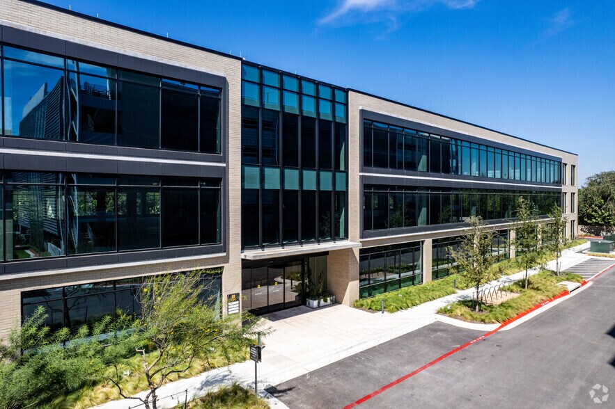 More Photos Of 3212 E Cesar Chavez St, Austin Office For Lease