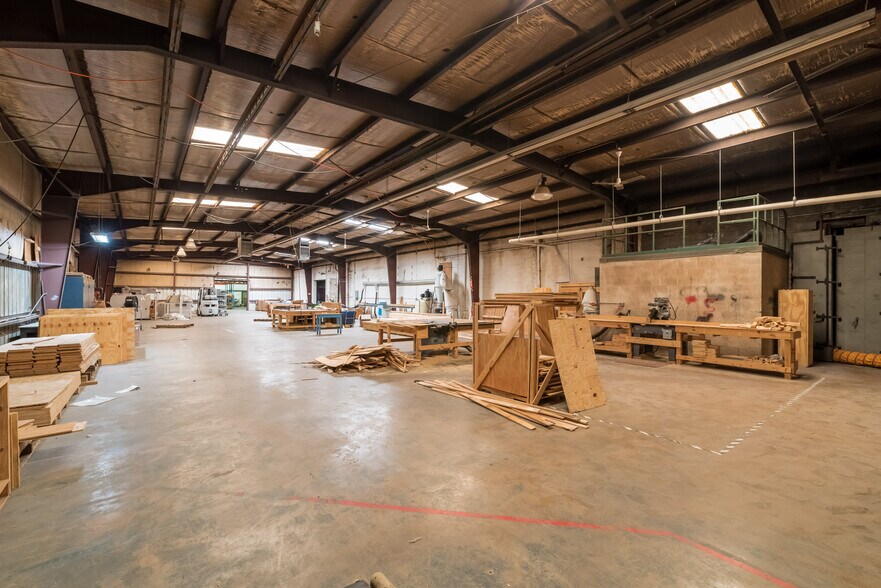 More Photos Of 2515 Allen Rd S, Charlotte Warehouse For Sale