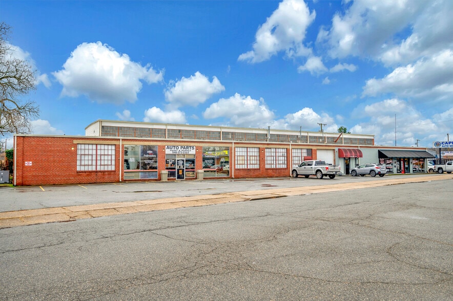 Primary Photo Of 400-410 Amaret St, Fredericksburg Auto Repair For Lease