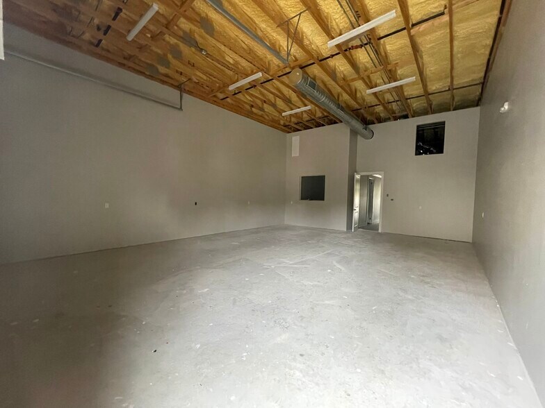 More Photos Of 1821 John Mccain Rd, Colleyville Warehouse For Lease