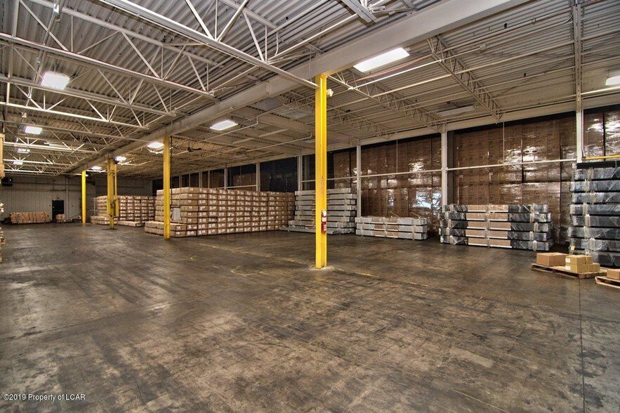 More Photos Of 220 Oak Hill Rd, Mountain Top Distribution For Sale