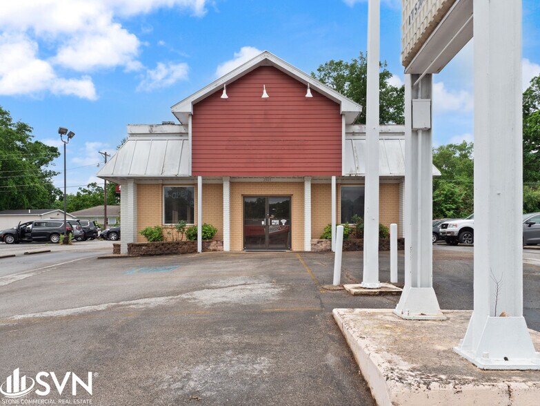 More Photos Of 2303 Ft. Campbell Blvd, Hopkinsville General Retail For Sale