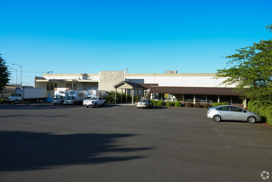 Primary Photo Of 2950-2952 NW Yeon, Portland Warehouse For Lease