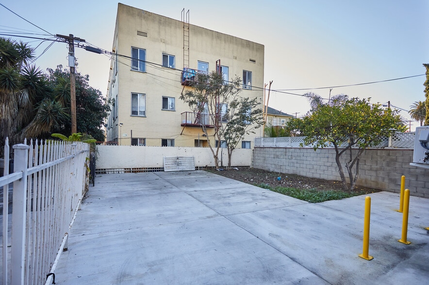 More Photos Of 1840 W 11th Pl, Los Angeles Apartments For Sale