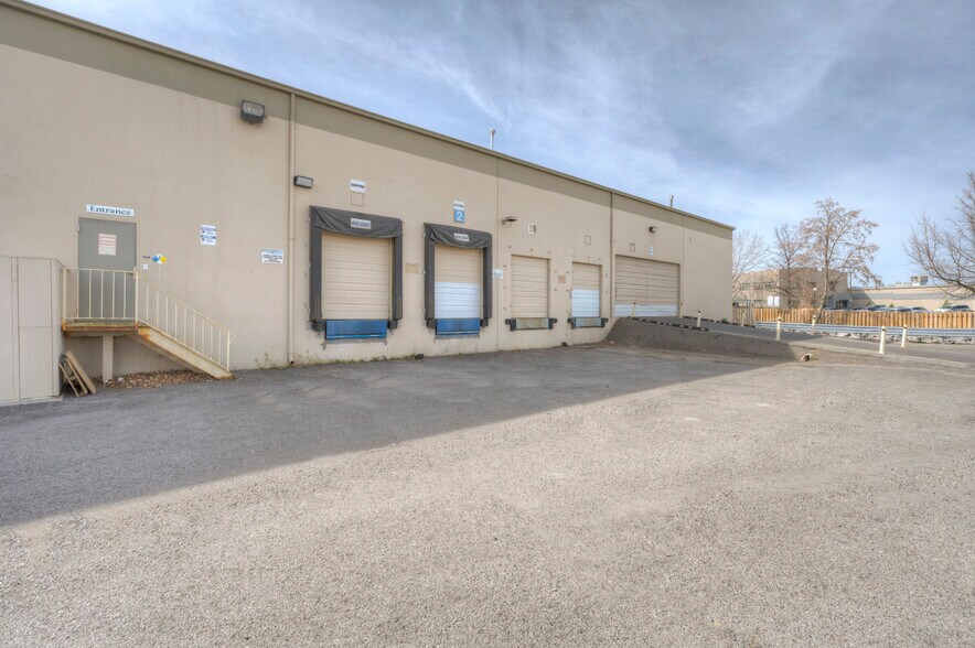 More Photos Of 575-585 Reactor Way, Reno Distribution For Lease