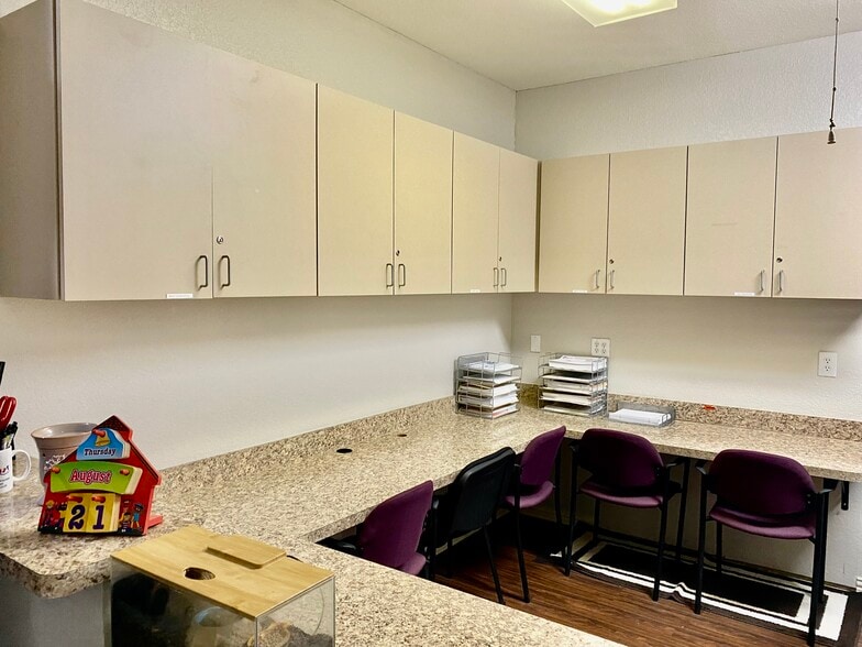 More Photos Of 1206 Bent Oaks Ct, Denton Medical For Lease