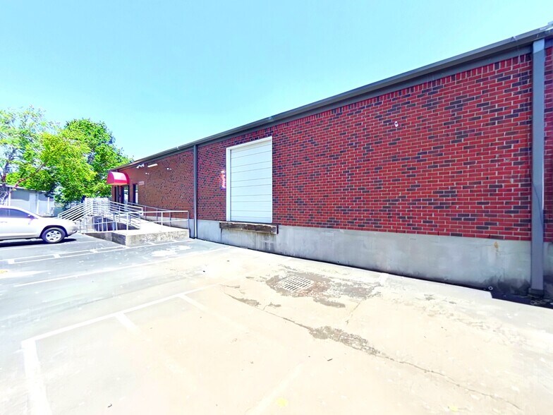 More Photos Of 2227 Southpark Dr, Murfreesboro Warehouse For Sale