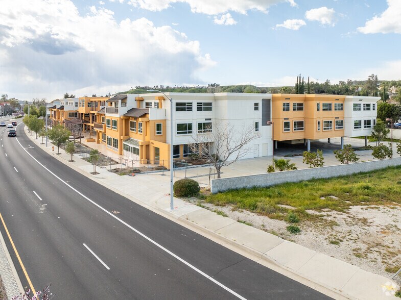 More Photos Of 17901 Soledad Canyon Rd, Santa Clarita Office For Sale