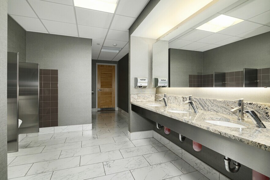 More Photos Of 1500 John F Kennedy Blvd, Philadelphia Office For Lease