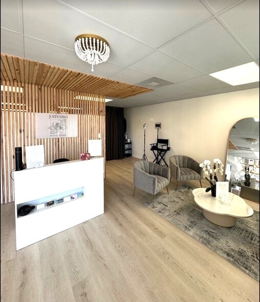 More Photos Of 9705 S Dixie Hwy, Pinecrest Office For Lease