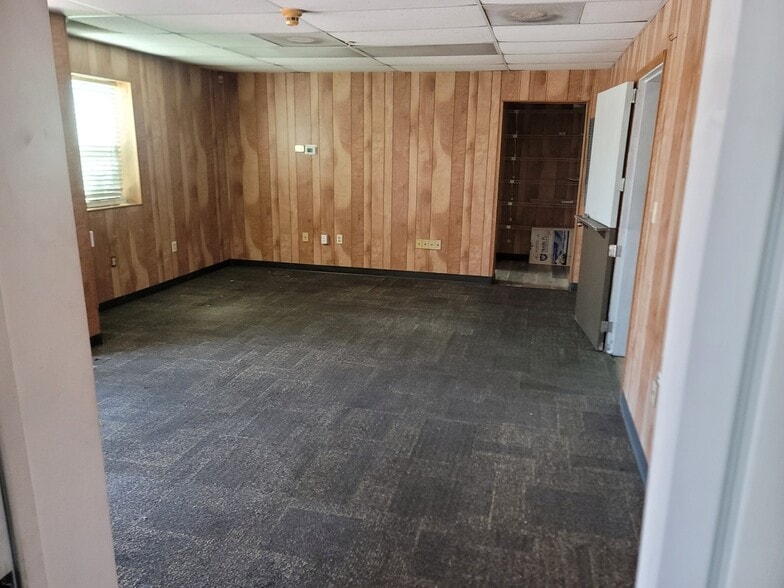 More Photos Of 2020 Ortiz Ave, Fort Myers Warehouse For Sale