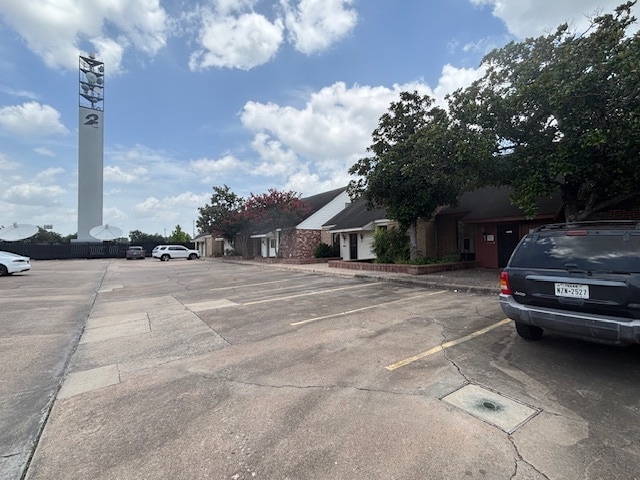 More Photos Of 8191 Southwest Fwy, Houston Office For Sale