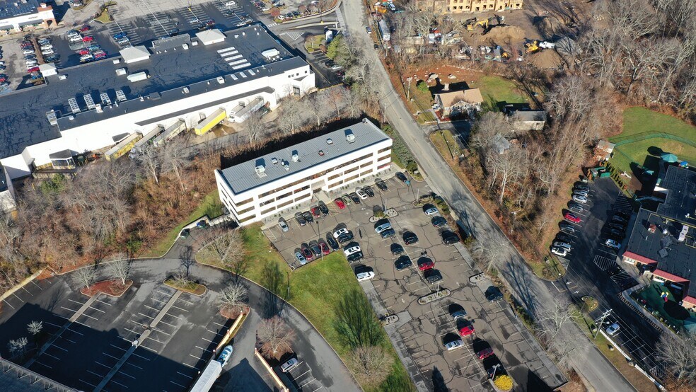 More Photos Of 400 Bayonet St, New London Medical For Sale