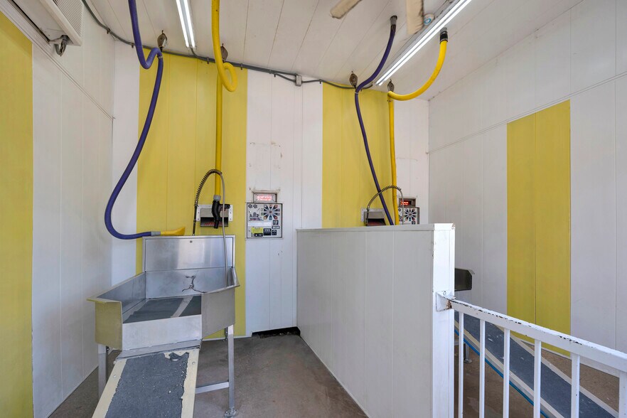 More Photos Of 504 N Euless Main St, Euless Carwash For Sale