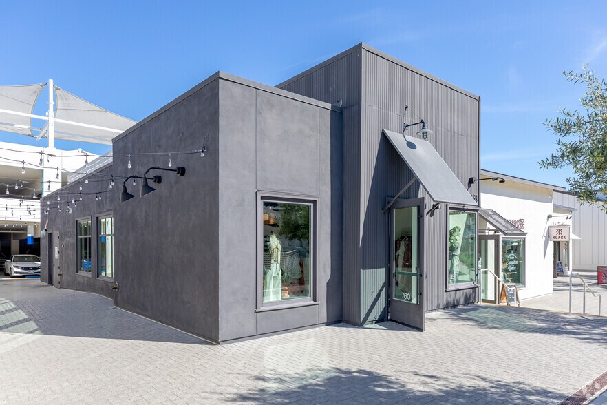 More Photos Of El Camino Real @ Del Mar Heights Road @ Del Mar Heights Road, San Diego Unknown For Lease