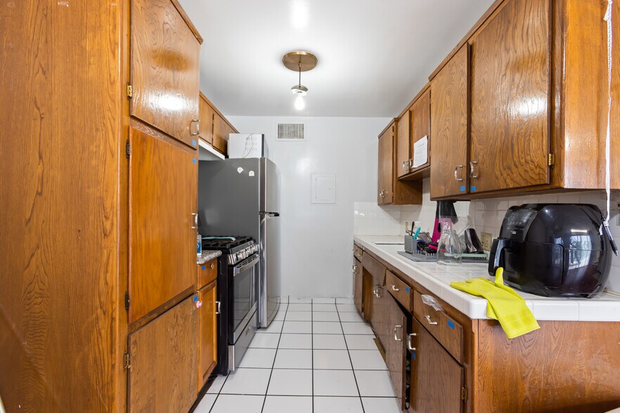 More Photos Of 406 S St Andrews Pl, Los Angeles Apartments For Sale