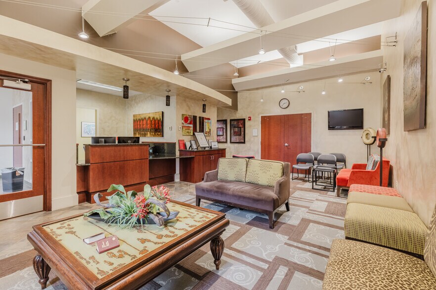 More Photos Of 619 Pointe North Blvd, Albany Medical For Sale