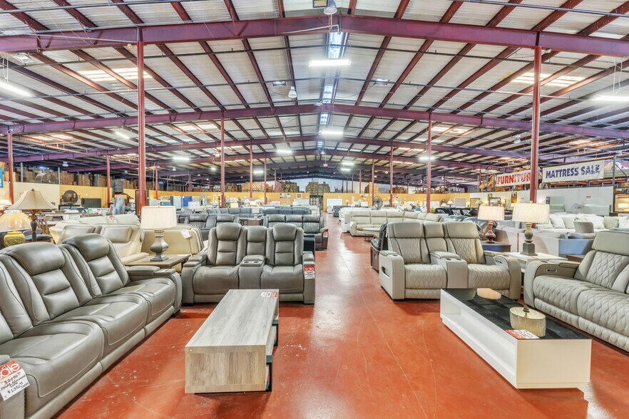 More Photos Of 701 W Landstreet Rd, Orlando Warehouse For Sale