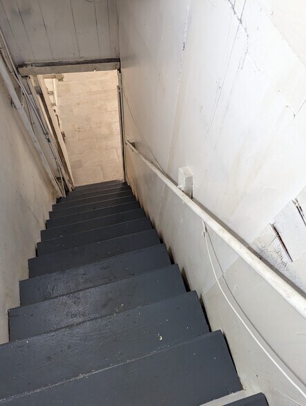 More Photos Of 6142 Lansdowne Ave, Philadelphia Restaurant For Lease