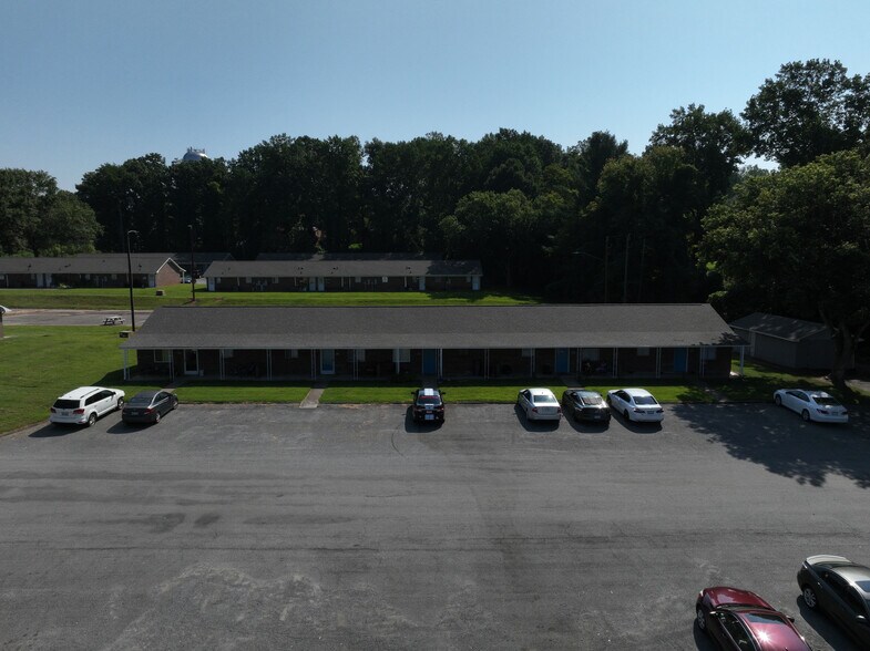 More Photos Of 100 S Kirkland Ave, Elkin Apartments For Sale