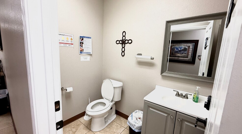 More Photos Of 11000 W County Road 72, Midland Distribution For Lease