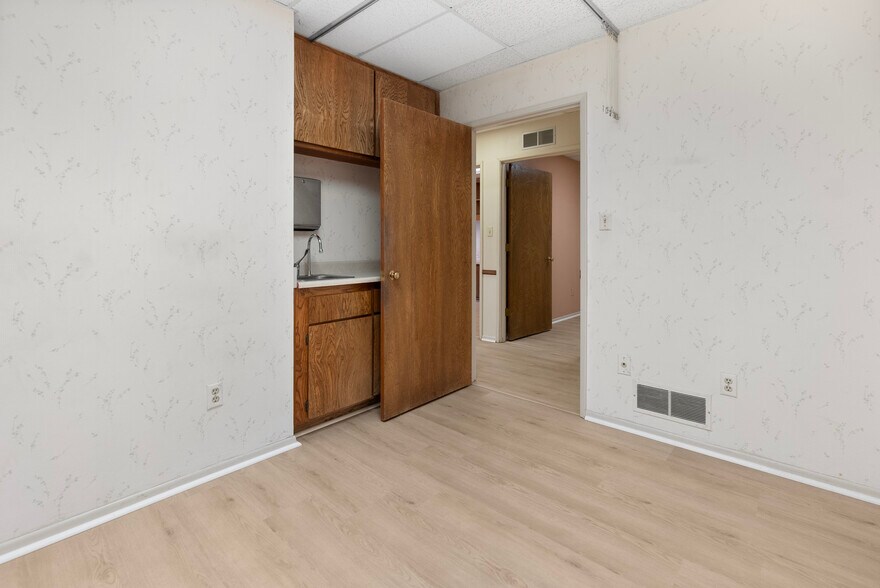 More Photos Of 361-397 N San Jacinto St, Hemet Medical For Sale