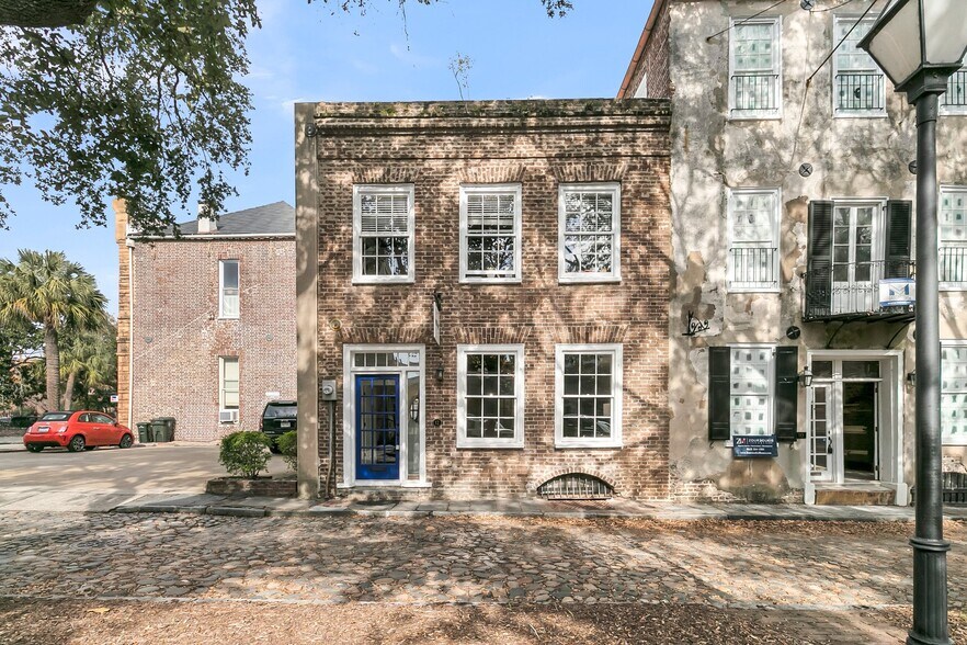 More Photos Of 12 Gillon St, Charleston Office For Lease