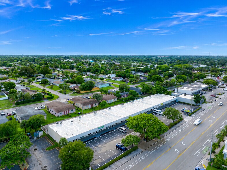 More Photos Of 315-353 SW 27th Ave, Fort Lauderdale Unknown For Lease