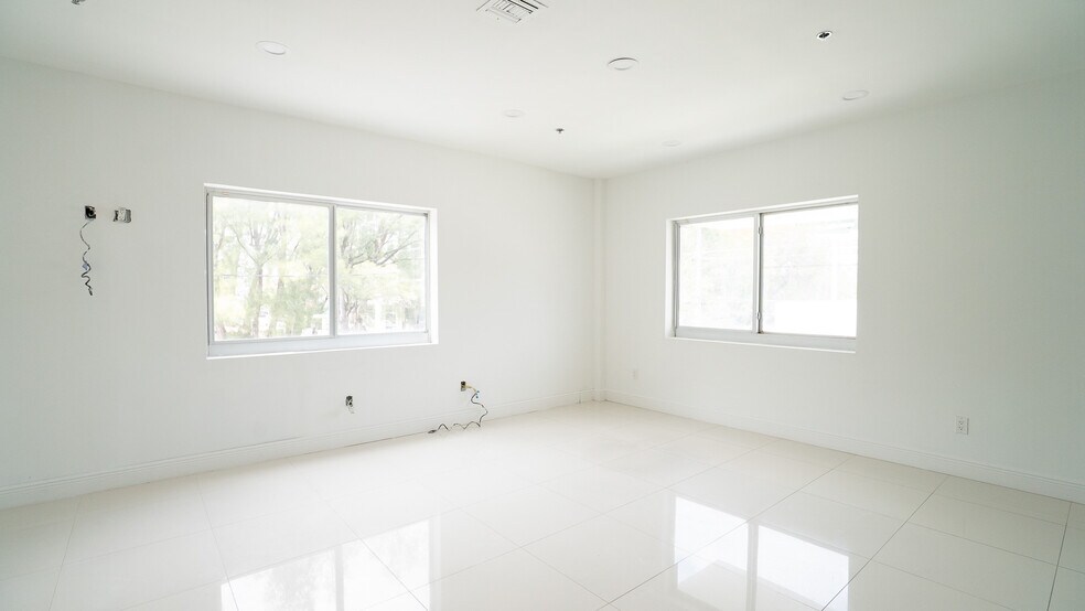 More Photos Of 2534 N Miami Ave, Miami Office For Sale