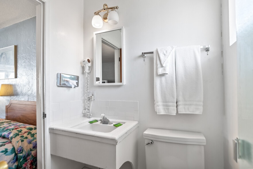 More Photos Of 2465 El Camino Real, Santa Clara Hotel For Sale