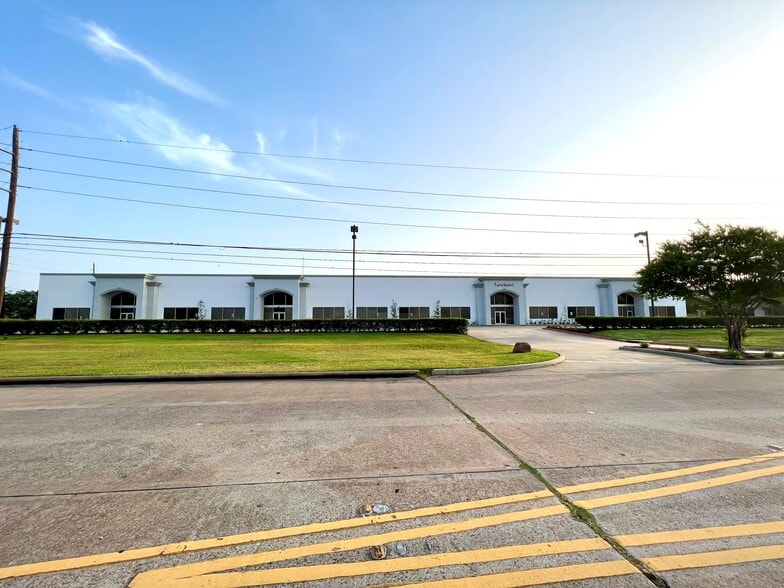 More Photos Of 12560 Reed Rd, Sugar Land Light Manufacturing For Lease