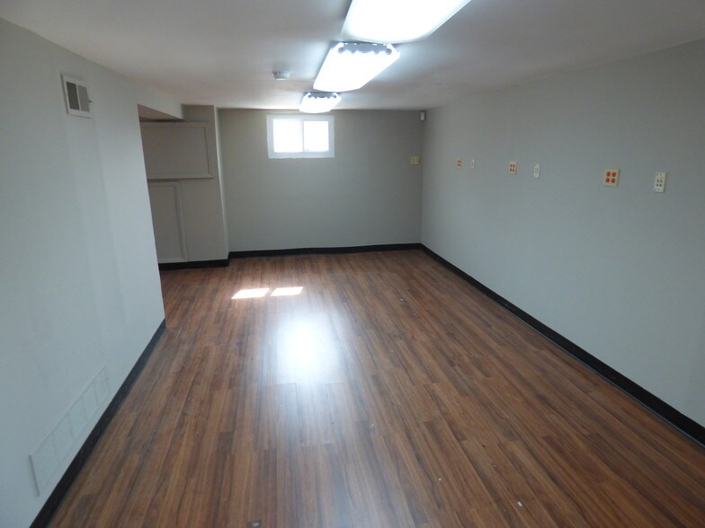 More Photos Of 8135 Manchester Rd, Saint Louis Office Residential For Sale