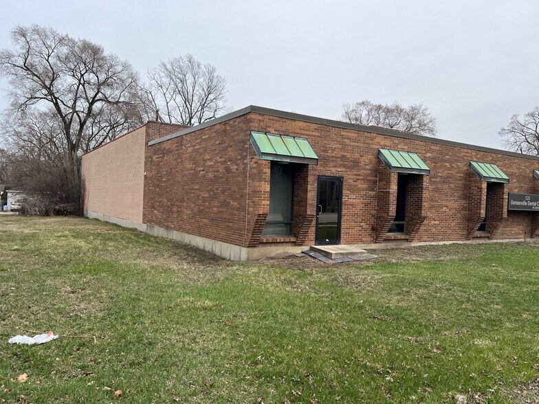 More Photos Of 535 S York Rd, Bensenville Flex For Sale