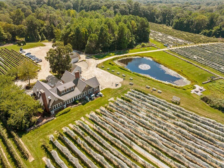 Primary Photo Of 115 Cow Hill Rd, Clinton Winery Vineyard For Sale