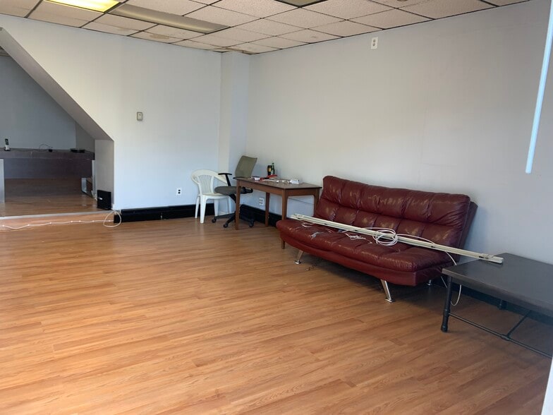 More Photos Of 4831 Belair Rd, Baltimore General Retail For Sale