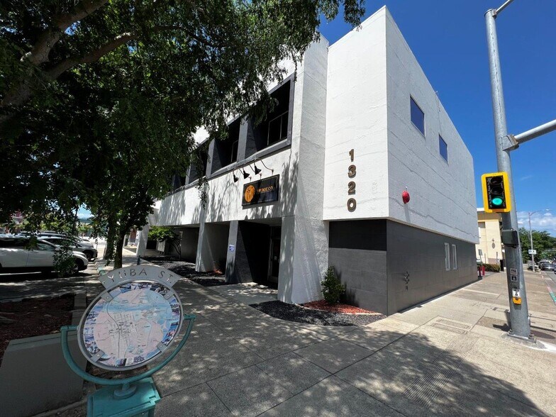 More Photos Of 1320 Yuba St, Redding Office For Lease