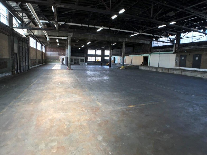 More Photos Of 254 Elizabeth Ave, Newark Warehouse For Lease