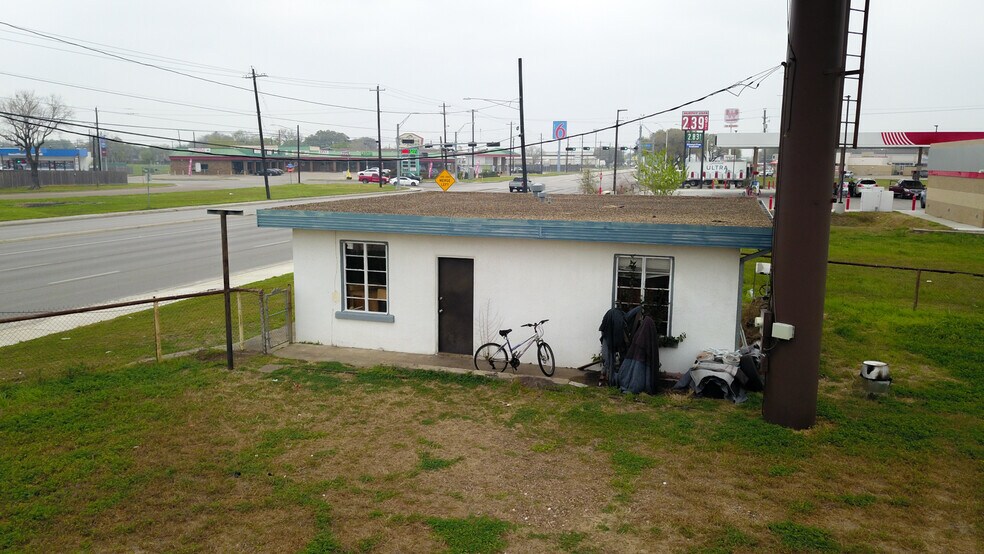 More Photos Of 3505 Houston Hwy, Victoria Warehouse For Sale