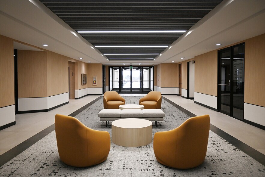 More Photos Of 17197 N Laurel Park Dr, Livonia Office For Lease