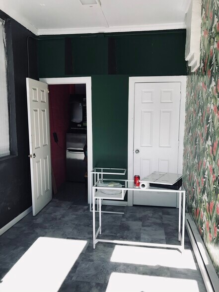 More Photos Of 1540-1542 N Western Ave, Chicago Auto Repair For Lease