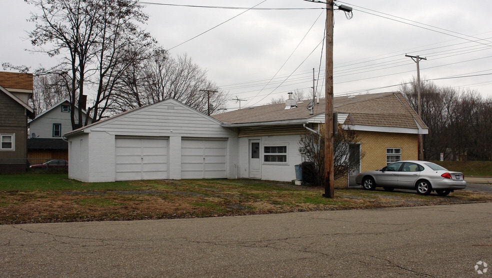 More Photos Of 3705 Mahoning Rd NE, Canton Freestanding For Sale