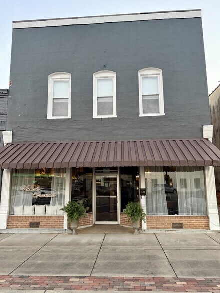 Primary Photo Of 132 S Main St, Woodruff Storefront Retail Office For Sale