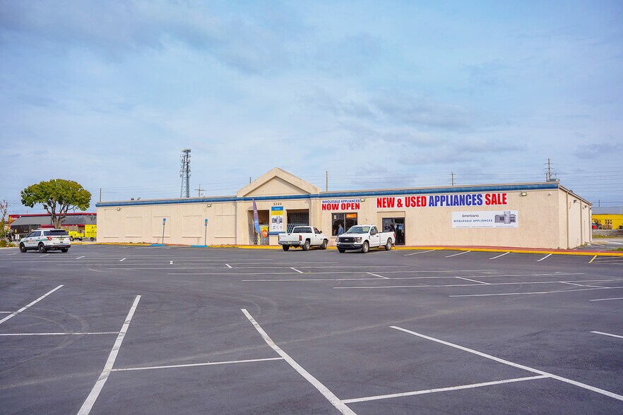 More Photos Of 5300 Silver Star Rd, Orlando Freestanding For Lease