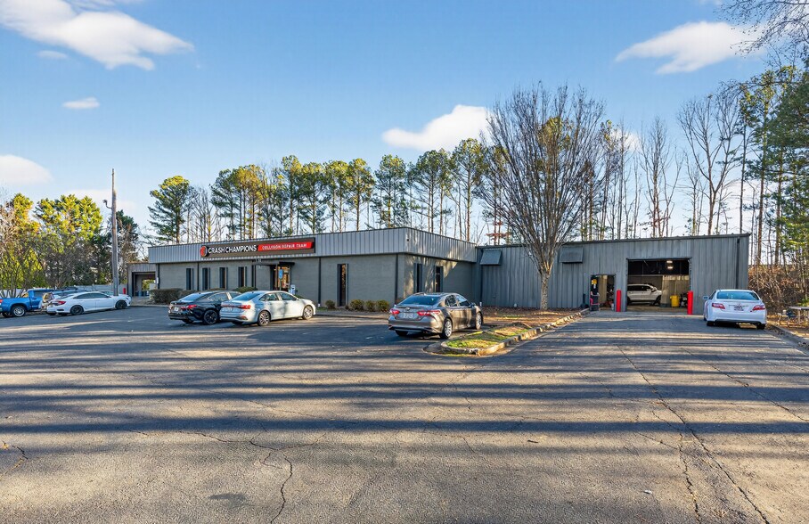 More Photos Of 942 Hurricane Shoals Rd NE, Lawrenceville General Retail For Sale