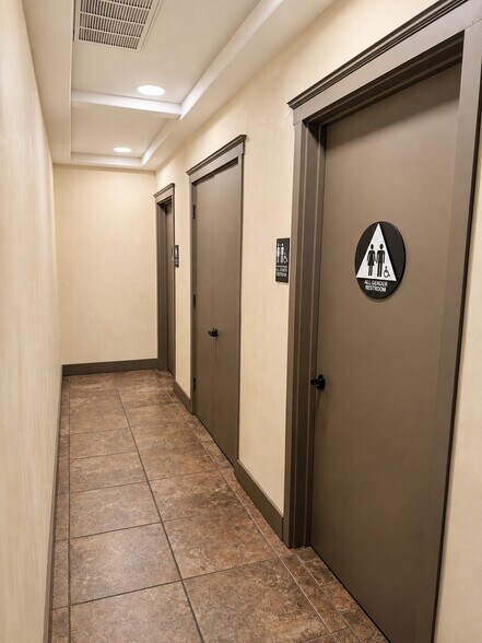 More Photos Of 1030 Seminary St, Napa Office For Sale