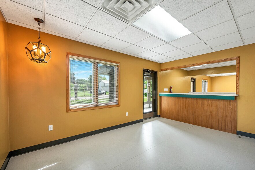 More Photos Of 2770 Manitowoc Rd, Green Bay Office For Sale