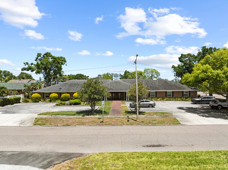 More Photos Of 1700 Dr. Martin Luther King, Jr. St N, Saint Petersburg Medical For Sale