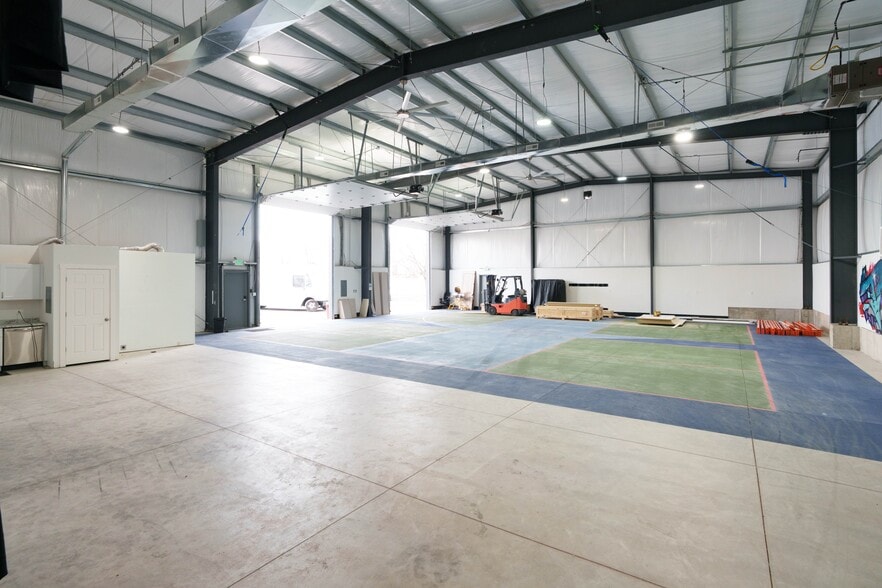 More Photos Of 2441 S 1560 W, Woods Cross Manufacturing For Lease
