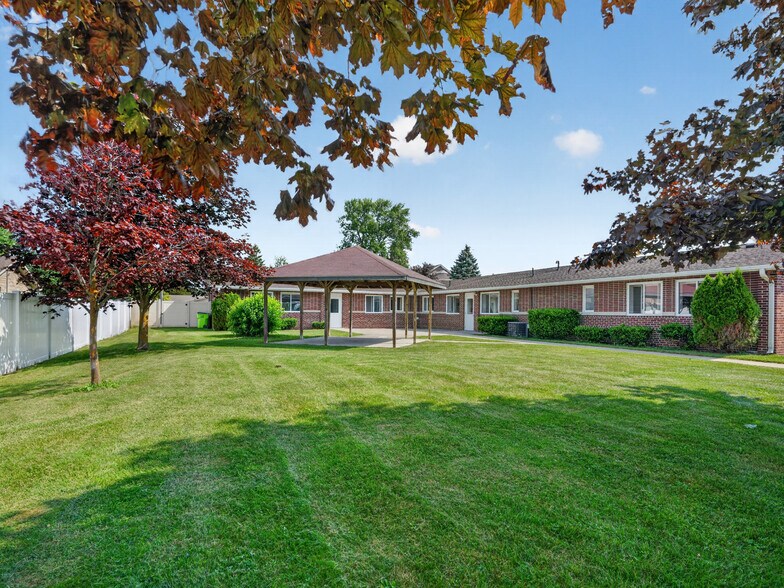 Primary Photo Of 200 S 4th St, Kawkawlin Assisted Living For Sale