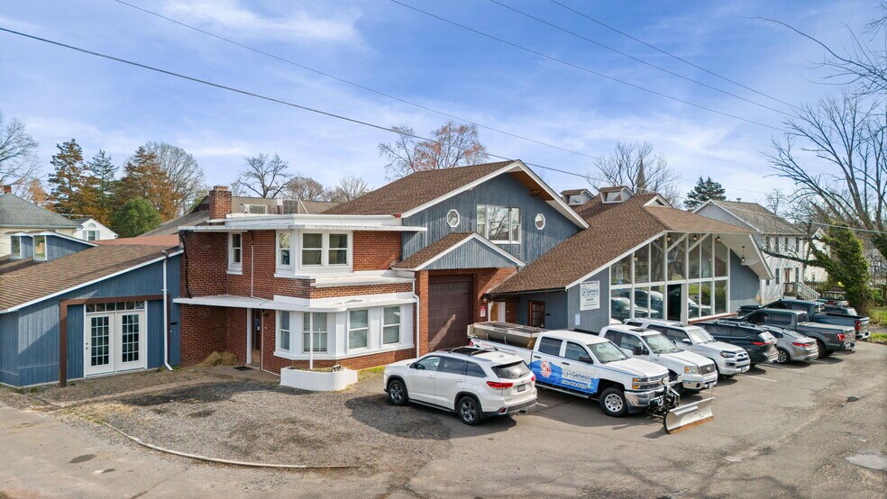 More Photos Of 101 E Marshall St, Remington Storefront Retail Office For Lease